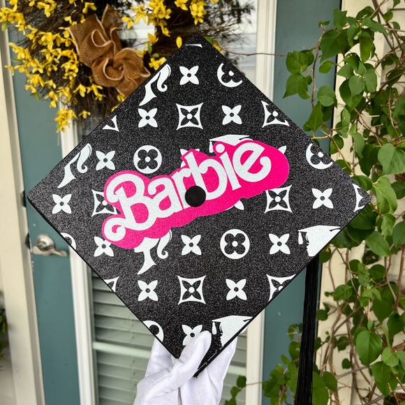 Graduation Cap Topper Luxury Barbie - Picture 2 of 5